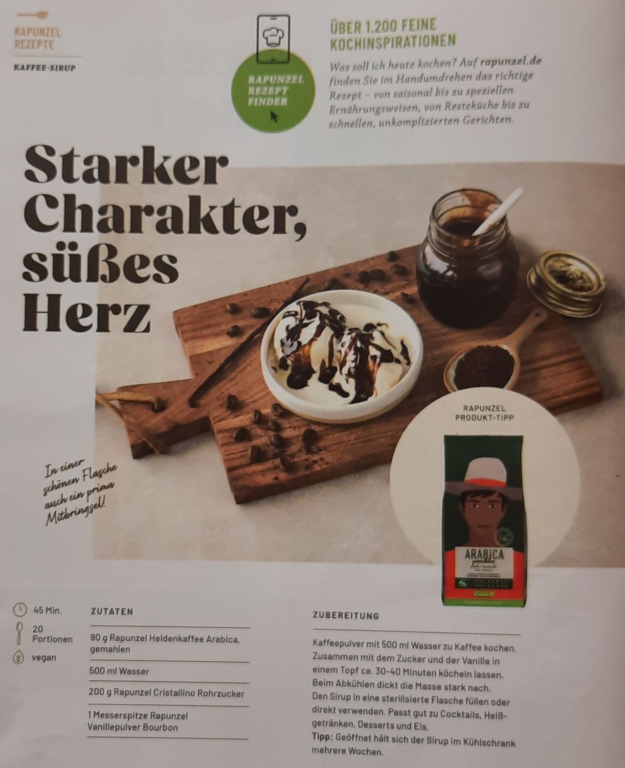 Rezeptposter für Kaffeeeis. Es zeigt ein Holzschneidebrett mit einer Schüssel Eiscreme, Schokoladensauce und Kaffeebohnen. Ein Glas mit Sirup und eine Schachtel Kaffeebohnen sind in der Nähe. Anweisungen zur Zubereitung des Kaffeeeis sind ebenfalls gezeigt.