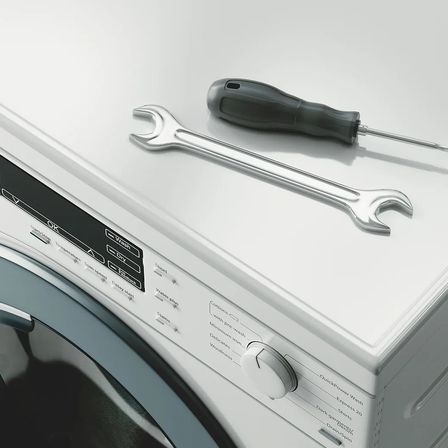Bild enthält, Device, Screwdriver, Tool, Appliance, Electrical Device, Washer