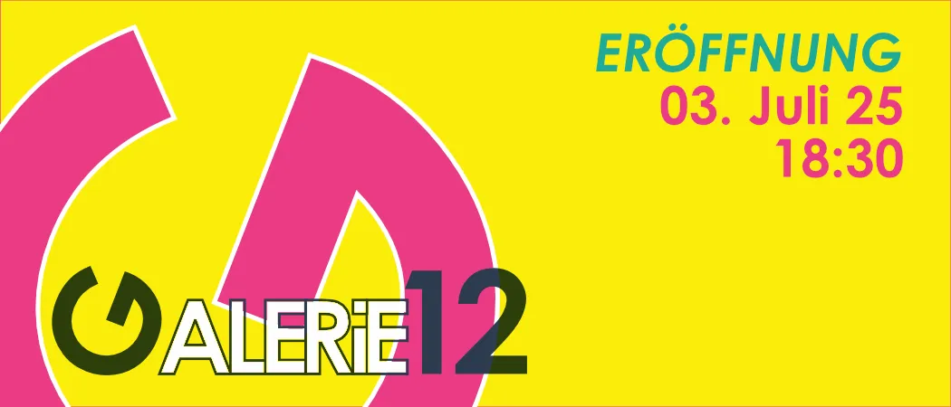 Gelber Plakat mit einem rosa Buchstaben 'D' darauf. Unter dem Buchstaben steht der Text 'ALERE12'. Der Text 'EROFFNU 03. JUL 18' ist in Blau oben rechts geschrieben.