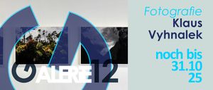 Ein Poster mit einem Waldfoto, ALERE12 Logo und Veranstaltungsdetails. Fotografie KL Vyhno, Datum 31.