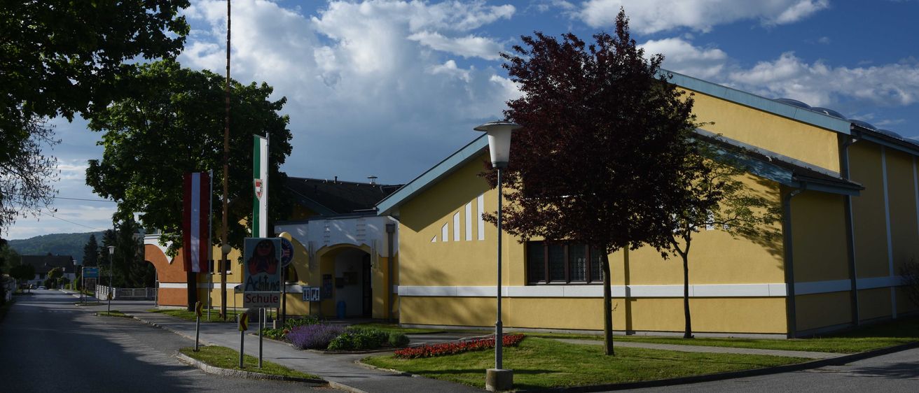 Mehrzweckhalle_Uebersbach