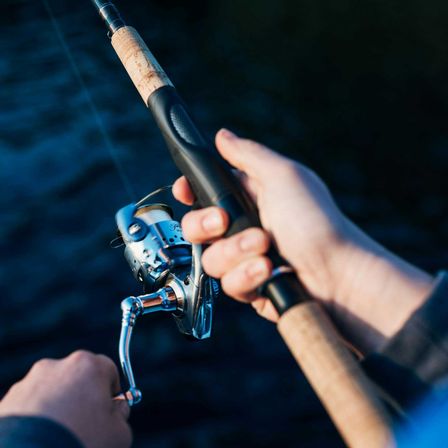 Bild enthält, Fishing, Leisure Activities, Outdoors, Water, Baton, Stick, Angler, Person