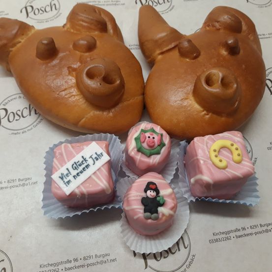 Bild enthält, Cream, Dessert, Food, Icing, Bread, Bun, Sweets, Face, Head, Person