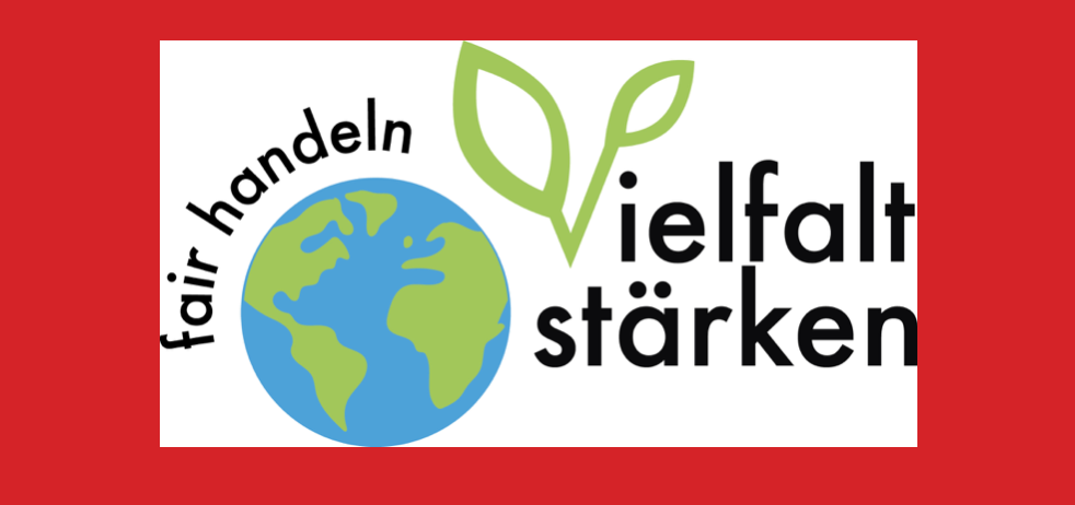 Logo mit einem Globus, einem Blattsymbol und den Worten 'Fair Handeln Vielfalt Starken'. Der Globus repräsentiert die Welt und das Blatt die Natur. 'Fair Handeln' bedeutet 'Fairer Handel', 'Vielfalt' bedeutet 'Vielfalt' und 'Starken' bedeutet 'Stärken'.