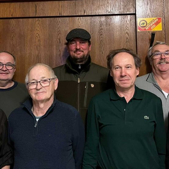 Bild enthält, People, Person, Groupshot, Adult, Female, Woman, Male, Man, Glasses, Face