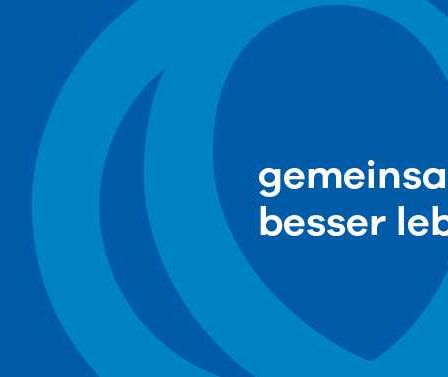 Bild enthält, Logo, Moon, Nature, Night, Outdoors, Water