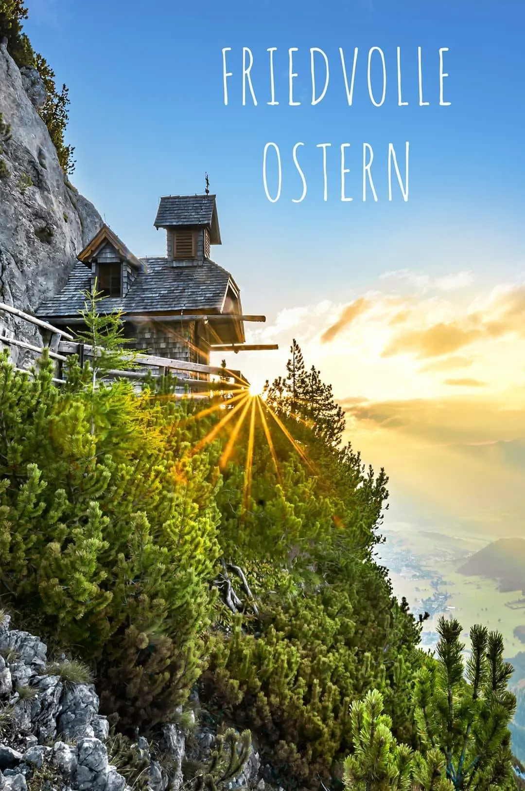 Ein kleines Holzhaus mit einem schiefergedeckten Dach auf einem Felsvorsprung, mit Sonnenstrahlen, die hindurchscheinen und einer Talsicht unten.