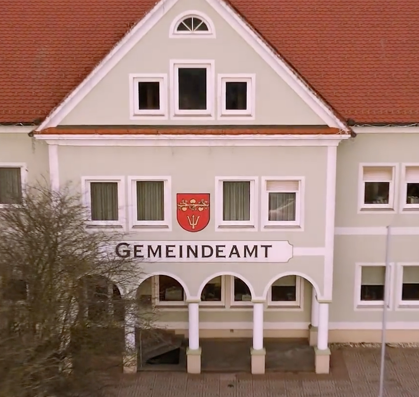 Bild enthält, Architecture, Building, Housing, Outdoors, House, Aerial View, Driveway