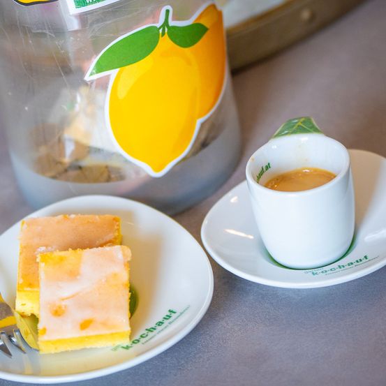 Bild enthält, Saucer, Cup, Cutlery, Spoon, Food Presentation, Plate, Fork, Meal, Dish, Brunch