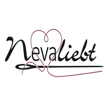 Ein Logo zeigt das Wort 'Nevaliebt' mit einem Herzen und einem stilisierten Fadendesign in Rot und Schwarz auf weißem Hintergrund.