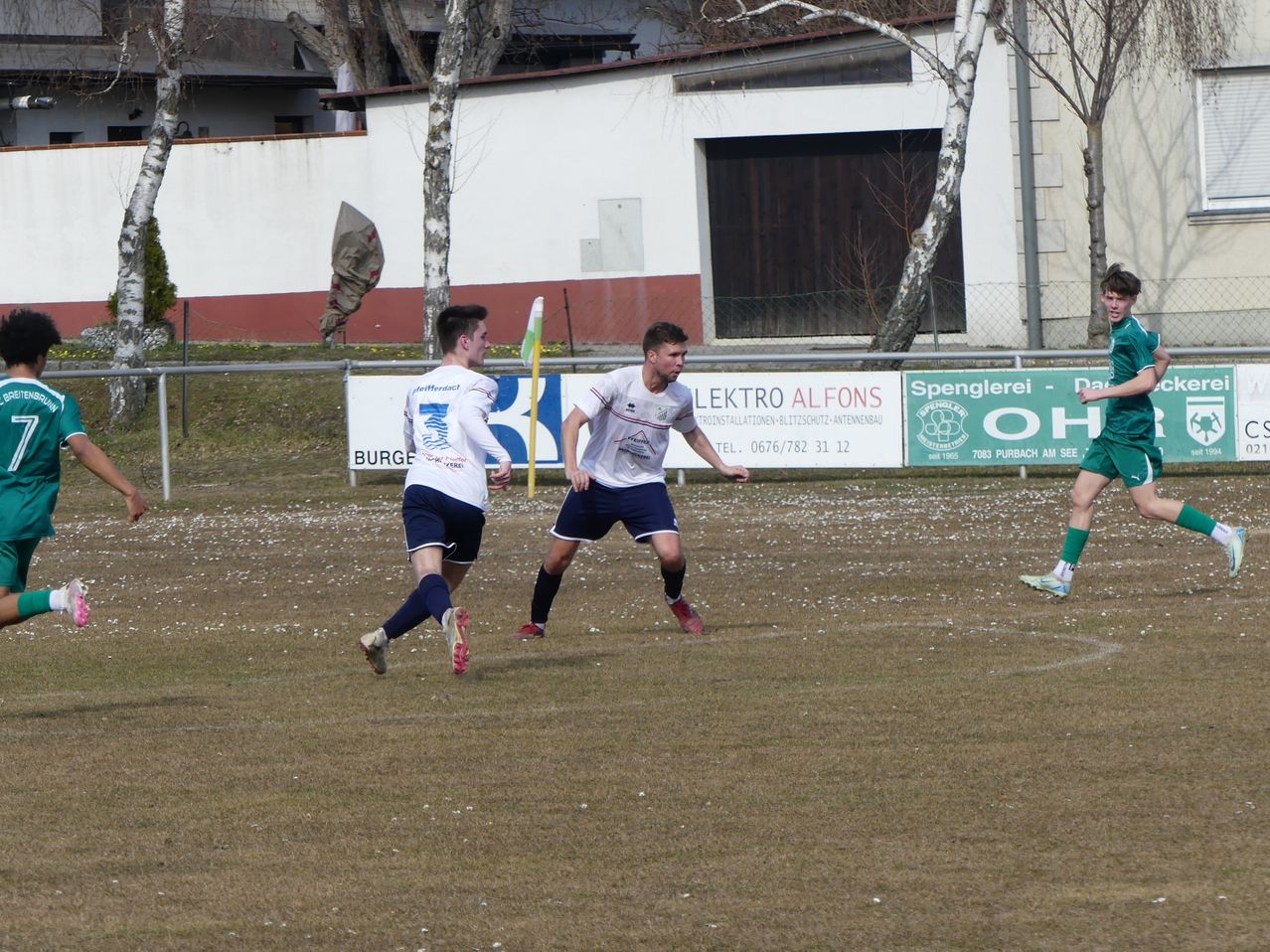 Bild enthält, People, Person, Clothing, Footwear, Shoe, Shorts, Football, Sport, Soccer