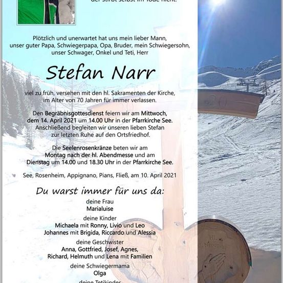 Ein Gedenkposter für Stefan Narr mit einem Foto von ihm, Details zu seinem Beerdigungsgottesdienst und einer herzlichen Nachricht seiner Familie.