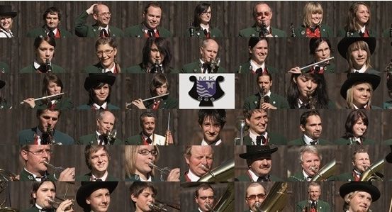 Eine Collage von Musikern in grünen Uniformen, die verschiedene Instrumente spielen, mit einem Logo in der Mitte.