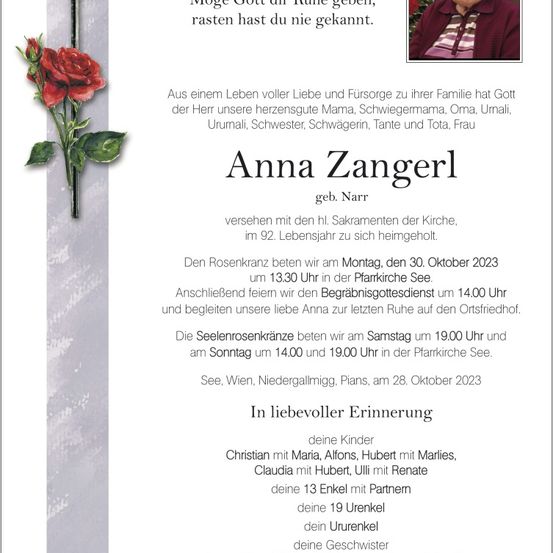 Ein Gedenkposter für Anna Zangerl mit einer Rose und einem Foto. Das Poster enthält Details über ihr Leben, die Termine ihrer Beerdigung und Beisetzung sowie eine Liste ihrer Familienmitglieder.