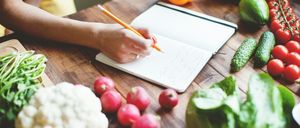 Bild enthält, Pen, Person, Writing