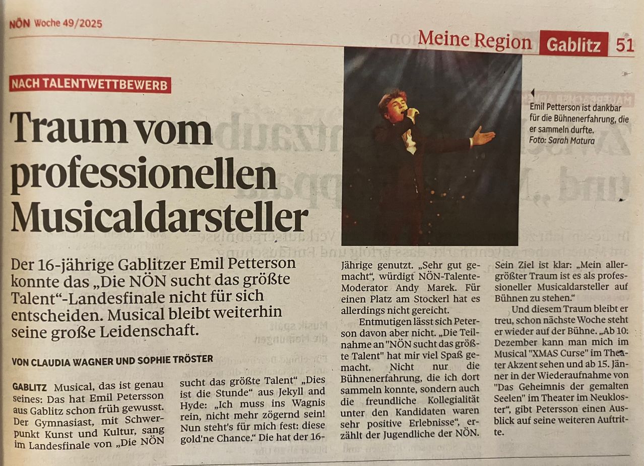 Ein Zeitungsartikel über Emil Petterson, ein Teilnehmer einer Talentshow. Der Artikel beleuchtet seine Reise, seine Leidenschaft für Musik und seine Bestrebungen, auf der Bühne zu stehen. Es enthält Zitate von Petterson und dem Moderator der Show.