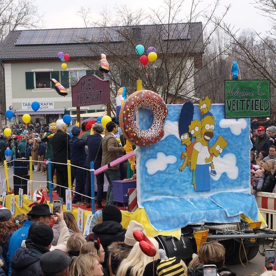 Bild enthält, Parade, Person, Boy, Child, Male, Adult, Man, Face, People, Crowd