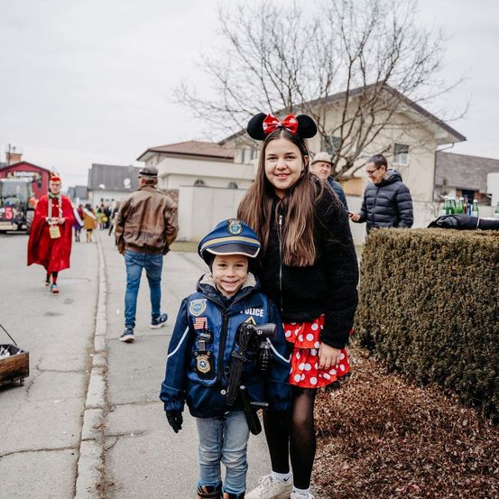 Bild enthält, Pants, Jeans, Coat, People, Person, Jacket, Portrait, City, Street, Urban