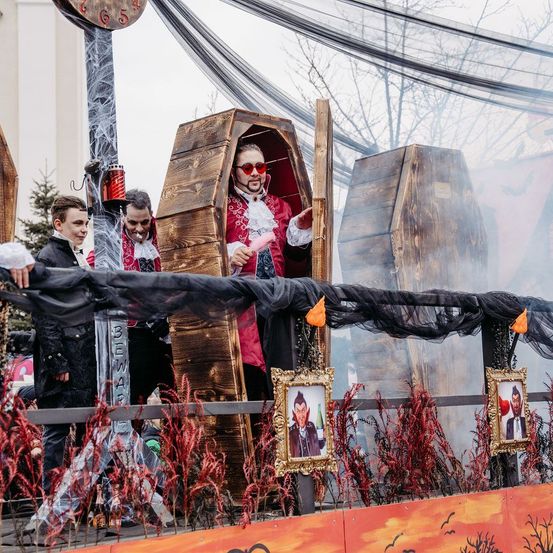 Bild enthält, Festival, Adult, Male, Man, Person, Face, Head, Halloween