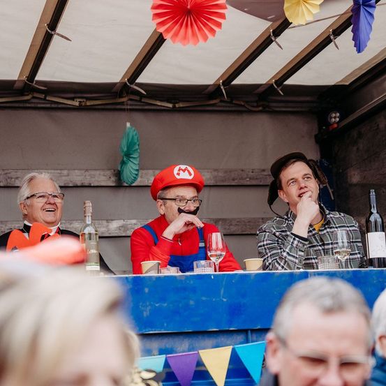 Bild enthält, Adult, Male, Man, Person, Head, Face, Happy, People, Bride, Woman