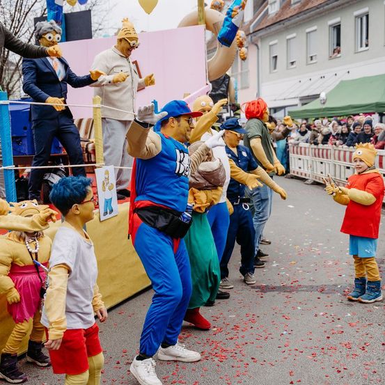 Bild enthält, People, Person, Celebrating, Boy, Child, Male, Adult, Man, Female, Girl