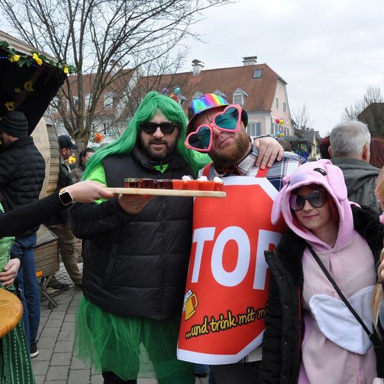 Bild enthält, Photography, Portrait, Sunglasses, Costume, Urban, City, Street, Glasses, Coat, Jacket