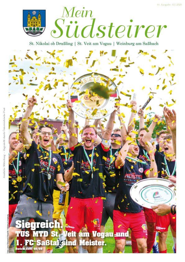 Celebrating victory, the soccer teams from St. Veit am Vogau and FC SaBtal are celebrating as champions.