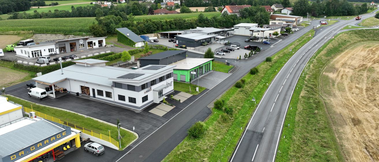 Bild enthält, Road, Outdoors, Architecture, Building, Aerial View, Car, Transportation, Vehicle