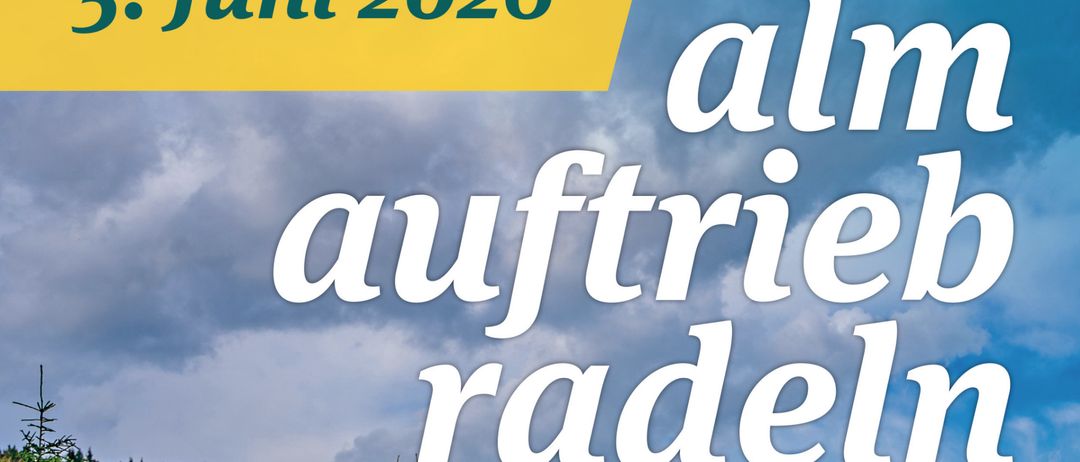 Zwei Radfahrer fahren auf einem Pfad. Die Werbung bietet kostenloses Mountainbiken ohne Ticket. Es steht: 'Kein Wex-Trails-Ticket erforderlich!'. Die Veranstaltung ist auf dem Vorauer Schwaig.