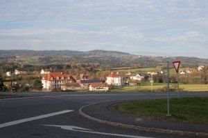 Bild enthält, Road, Tarmac, City, Street, Urban, Neighborhood, Suburb, Outdoors, Nature, Newfoundland