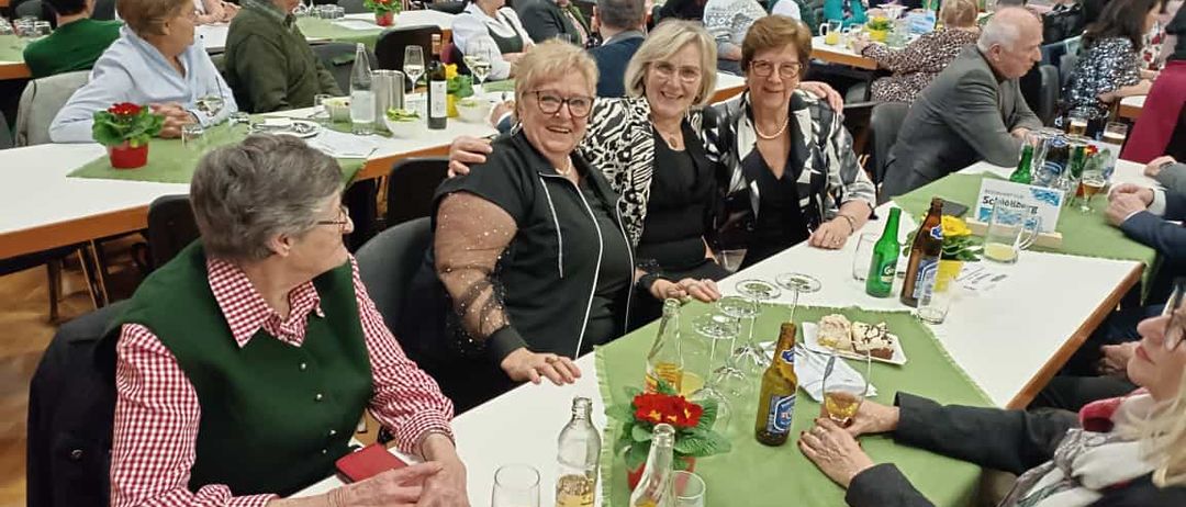 Adult, Female, Person, Woman, People, Male, Man, Fun, Party, Table