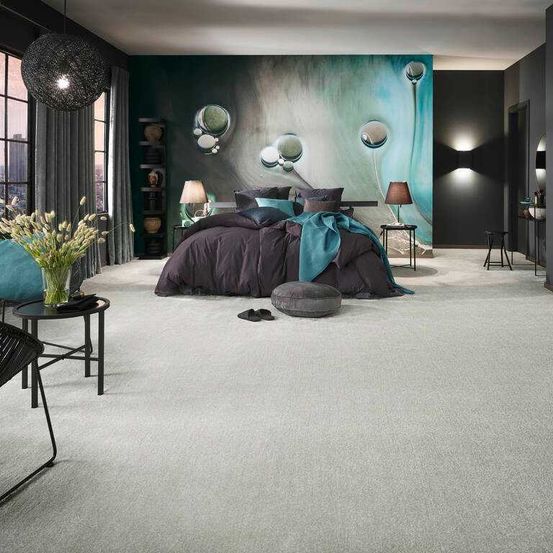 Bild enthält, Floor, Home Decor, Indoors, Interior Design, Flooring, Chair, Furniture, Building, Bed, Plant