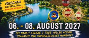 Plakat für die Gamlitz Motorpark 2027 Veranstaltung, mit einem See, Bergen und verschiedenen Symbolen für Sport, Wettbewerbe, Kameradschaft, Spaß und Freundschaft. Die Veranstaltung ist für den 6. bis 8. August 2027 geplant.