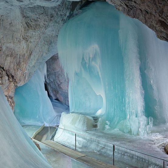 Bild enthält, Outdoors, Nature, Cave, Ice, Scenery