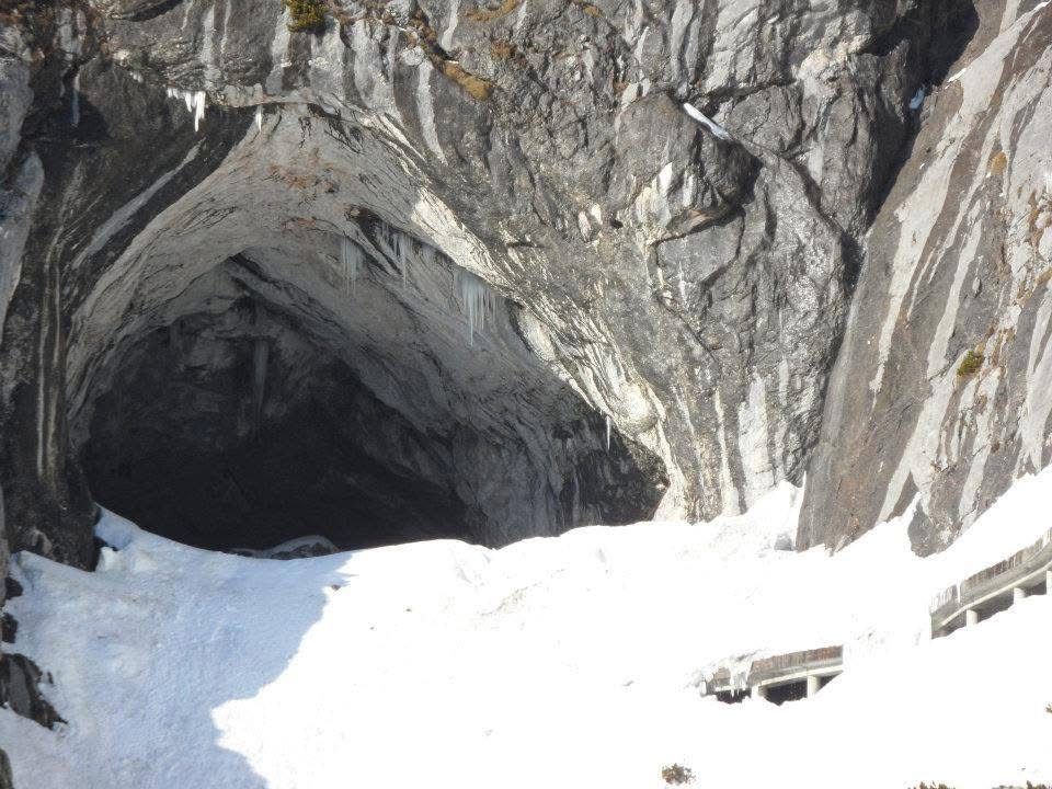 Bild enthält, Outdoors, Nature, Cave