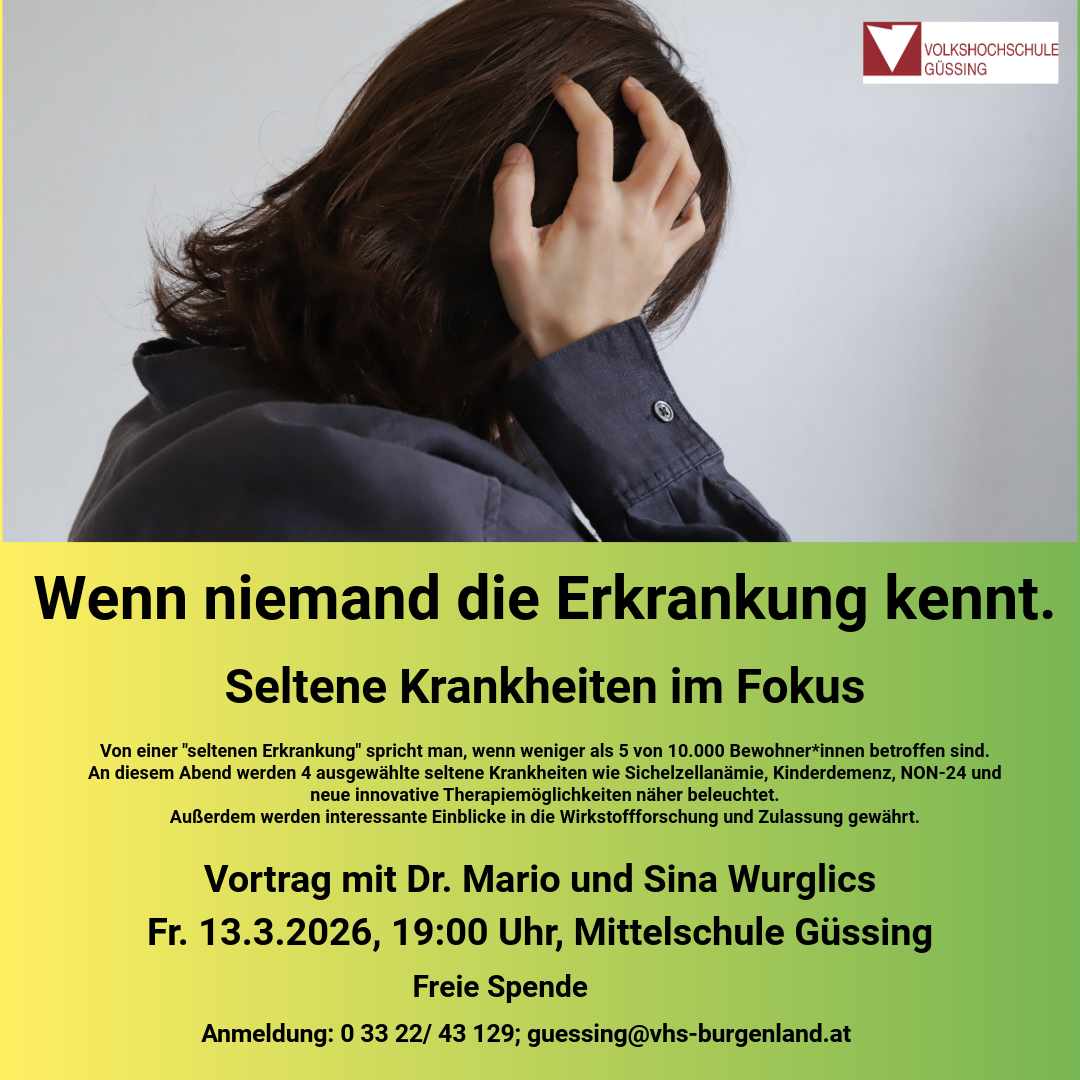Eine Frau hält sich mit den Händen den Kopf und sieht gestresst aus. Ein Plakat neben ihr besagt 'Seltene Krankheiten im Fokus'. Darunter befindet sich ein Text über eine Veranstaltung, die seltene Krankheiten und innovative Therapien diskutiert.