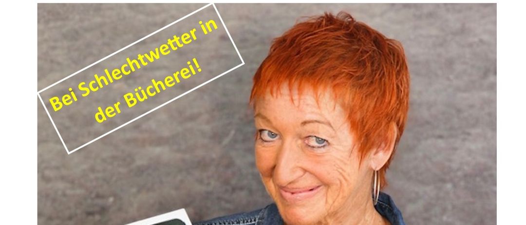Ein Bild einer Frau, die ein Buch mit dem Titel 'Alles Gute' in der Hand hält. Sie hat rote Haare und trägt eine Jeansjacke. Der Hintergrundtext lautet 'Lesung am Teich am 08.08.2025 um 19:00 Uhr'. Es gibt einen Wasserzeichen 'Bei Schlechtwetter in der Bucherei!'.