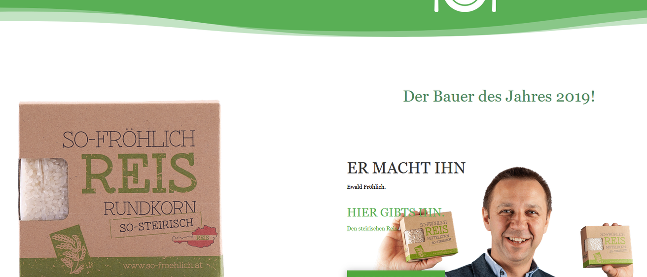 Eine Schachtel Reis auf einem Tisch mit der Hand eines Mannes, die sie hält. Der Text lautet 'Er macht ihn'. Die Website ist zum Onlineshop.