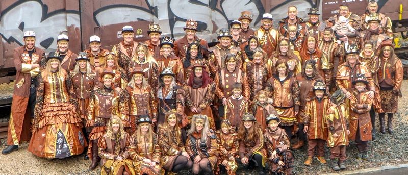 Bild enthält, Art, Costume, Person, Adult, Male, Man, Bride, Female, Woman, People