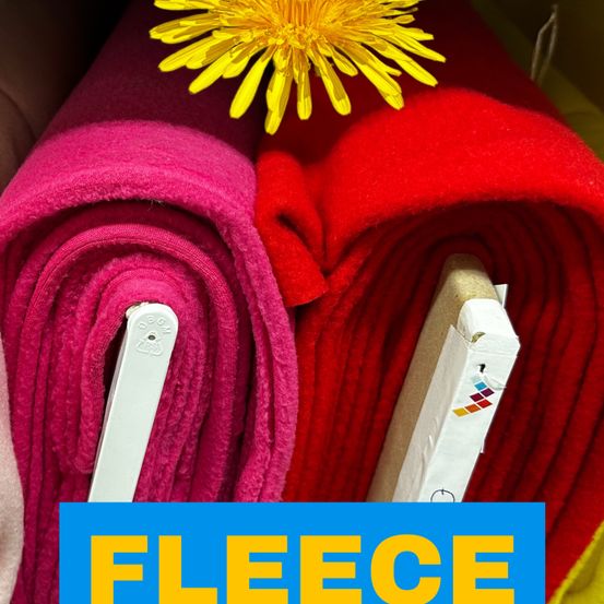 Bild enthält, Flower, Plant, Person, Towel