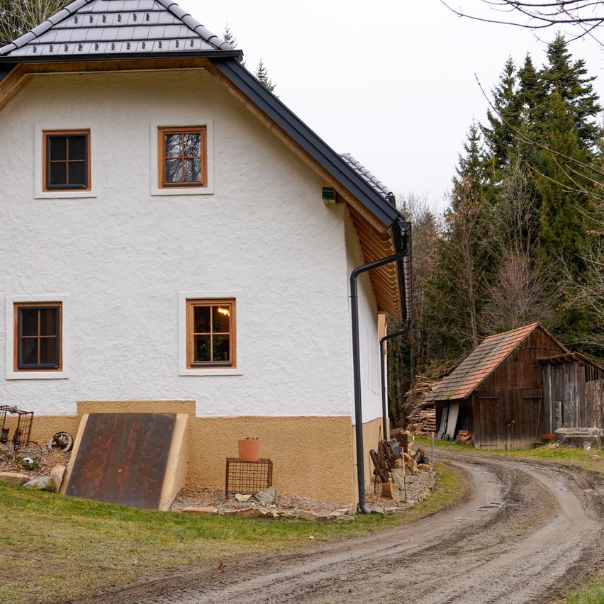 Bild enthält, Countryside, Hut, Nature, Outdoors, Rural, Shelter, Fir, Tree, Shack, Housing