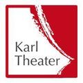 Das Logo des Karl Theaters ist auf einem roten und weißen Hintergrund abgebildet. Der Text ist in fetter, schwarzer Schrift. Das Wort Karl ist oben und Theater darunter. Das Logo ist von einem roten Rahmen umrandet.