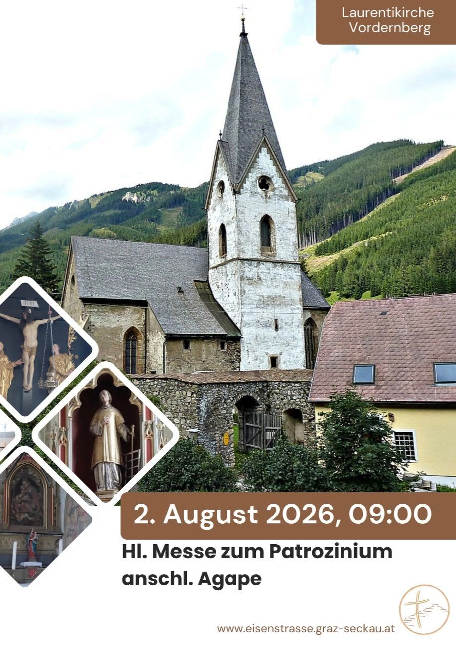 Eine alte Kirche mit einem Turm und einer Statue eines Heiligen steht vor einer Bergkette. Das Bild enthält auch eine Collage religiöser Kunst.