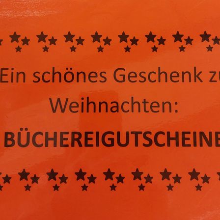 Bild enthält, Flag, Text, Symbol, Advertisement, Poster