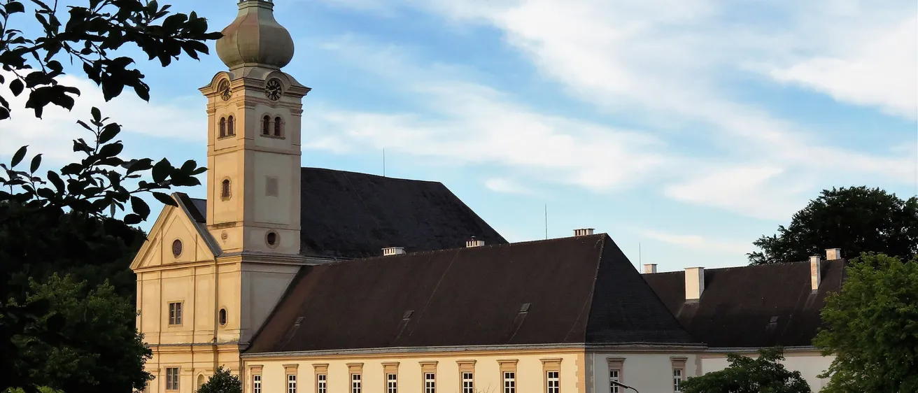 Monastery, Spire, Tower, Dome, Clock Tower, Arch, Gothic Arch, House, Housing, Roof