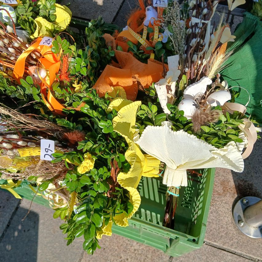 Bild enthält, Flower, Flower Arrangement, Flower Bouquet, Plant, Potted Plant, Leaf, Herbs