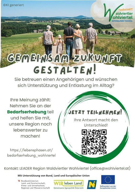 Plakat mit einer Familie, die auf einem Feld spaziert, Text lautet 'Gemeinsam Zukunft gestalten!' QR-Code und Website-Link zur Teilnahme.