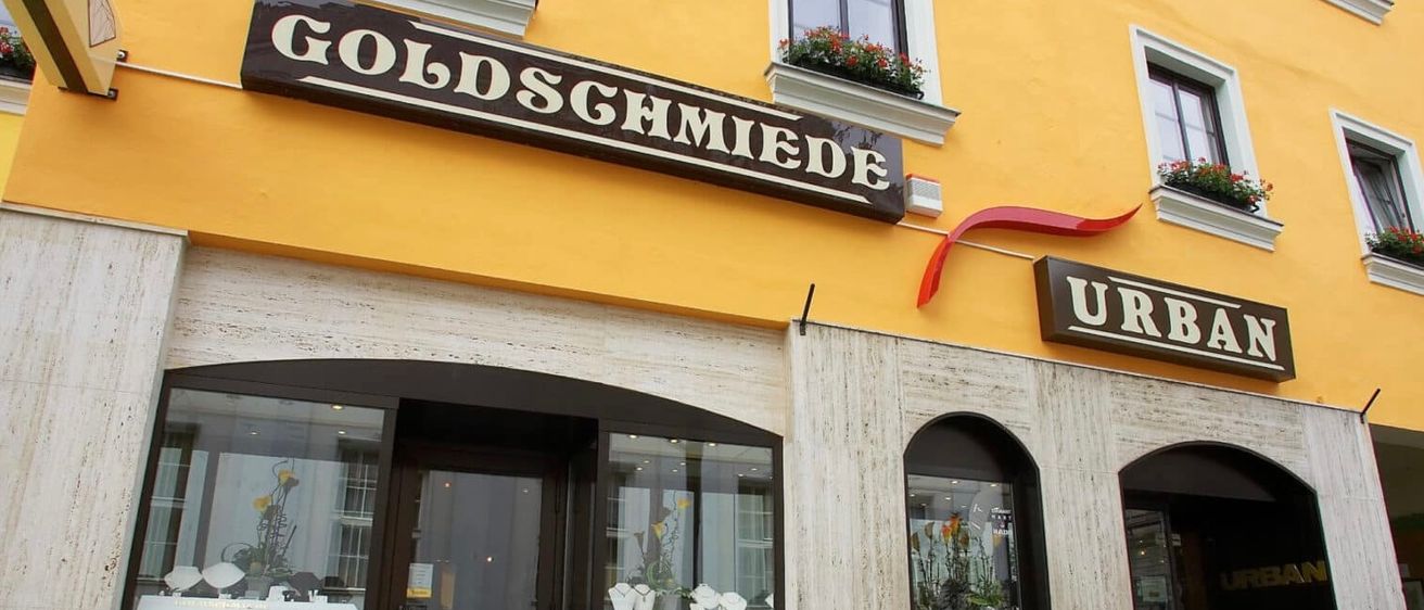 Bild enthält, Jewelry Store, Shop, City, Urban, Architecture, Building