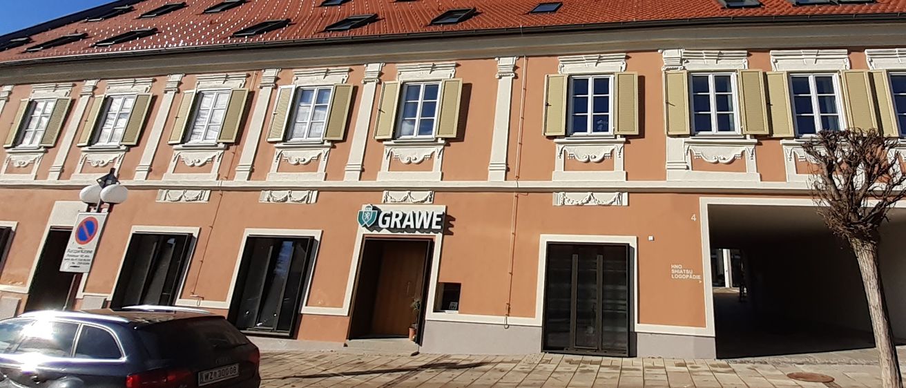 Bild enthält, Architecture, Building, Housing, Car, Vehicle, House, Urban, Row House, City, Condo