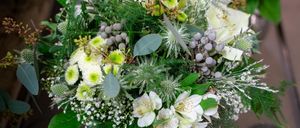 Bild enthält, Flower, Flower Arrangement, Plant, Flower Bouquet, Art, Floral Design, Graphics, Pattern, Pineapple, Produce